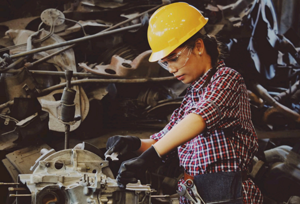 Image of female mechanic